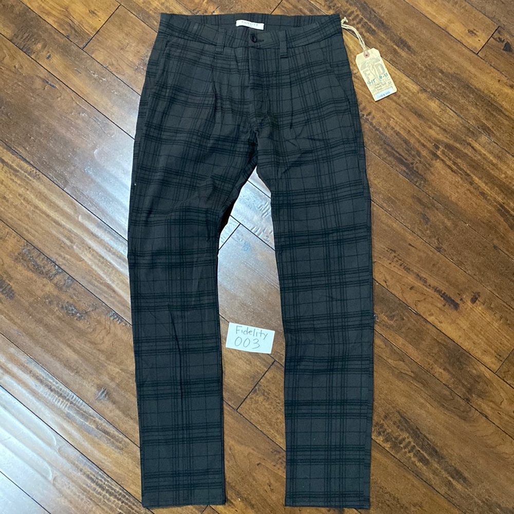 NWT Fidelity Denim Black Gray Plaid Pleated Dress Pants #F2